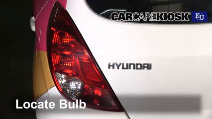 2013 Hyundai i20 Classic 1.2L 4 Cyl. Éclairage Feu stop (remplacer ampoule)